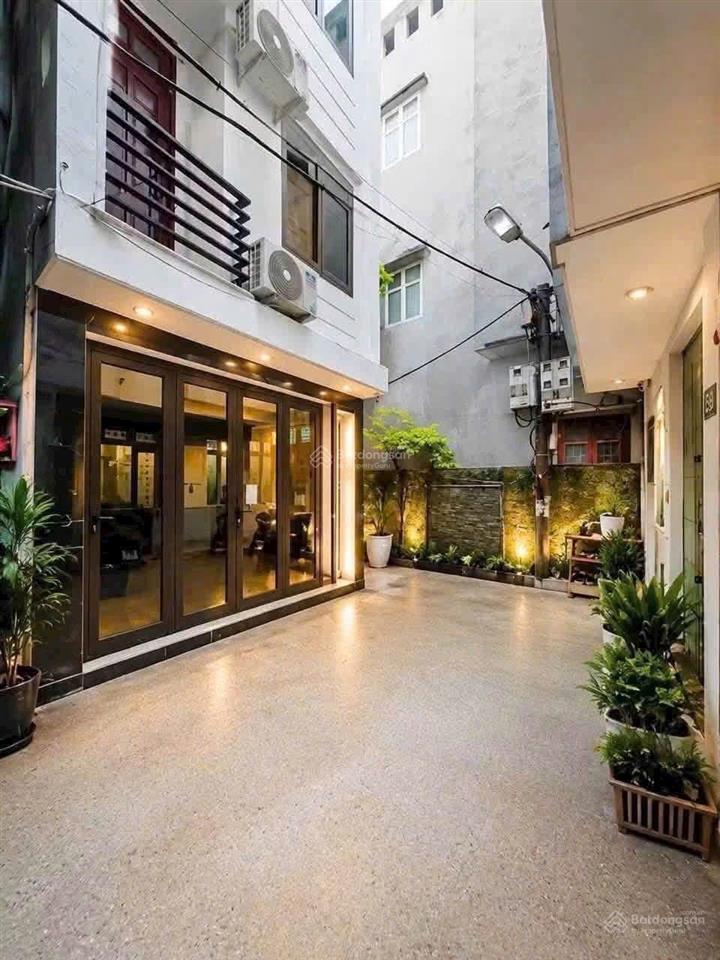 Nhà cực đẹp phố yên hoà, cầu giấy. dt33m2, 5 tầng, lô góc 3 mặt thoáng, tặng full nội thất cao cấp.