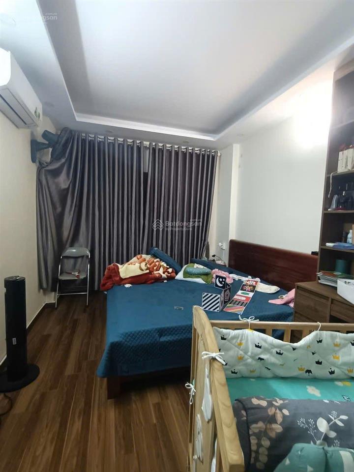 Bán gấp căn nhà dân xây cực đẹp phố bát khối, long biên. dt 42m2x5t, chỉ 30m ra phố, chỉ 6,6 tỷ