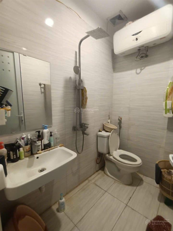 Bán gấp căn nhà dân xây cực đẹp phố bát khối, long biên. dt 42m2x5t, chỉ 30m ra phố, chỉ 6,6 tỷ