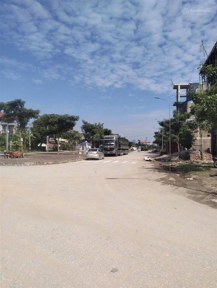 Đấu giá đông tảo, cổng chợ, đường 377, kinh doanh, cho thuê, ở, dt 100m2, 6,95 tỷ 0971 320 ***