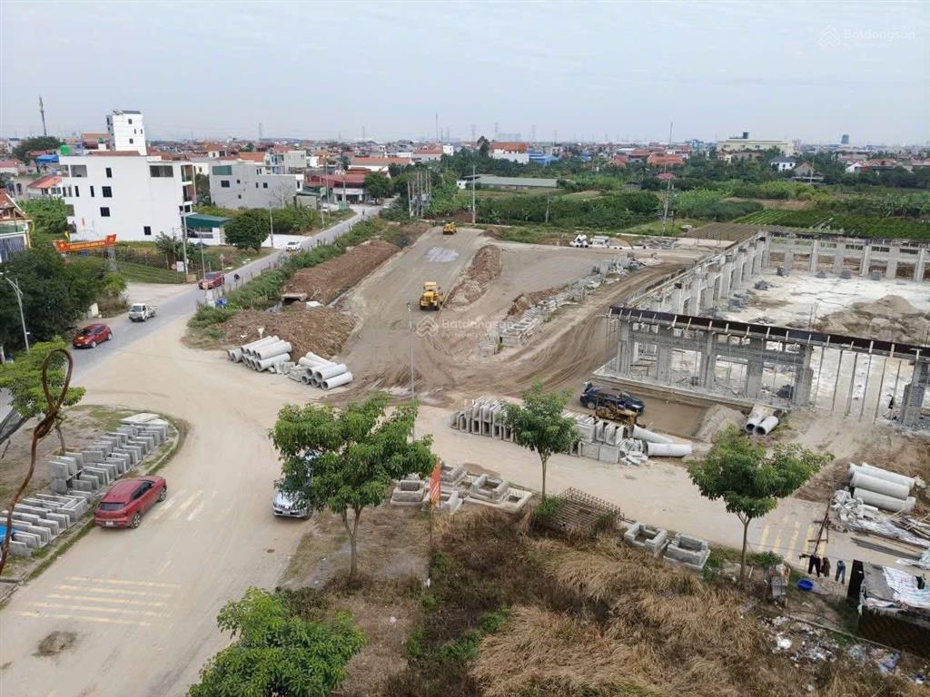 Đấu giá đông tảo, cổng chợ, đường 377, kinh doanh, cho thuê, ở, dt 100m2, 6,95 tỷ 0971 320 ***