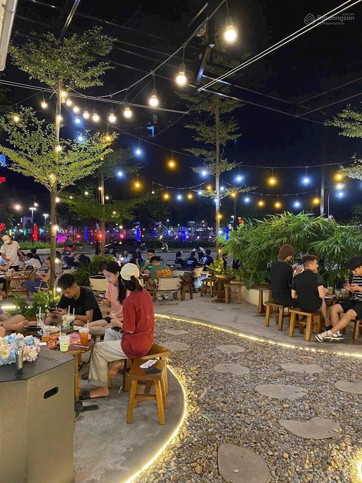 Chính chủ bán cặp kinh tế đêm rùa vàng trục 20,5 hướng đông nam