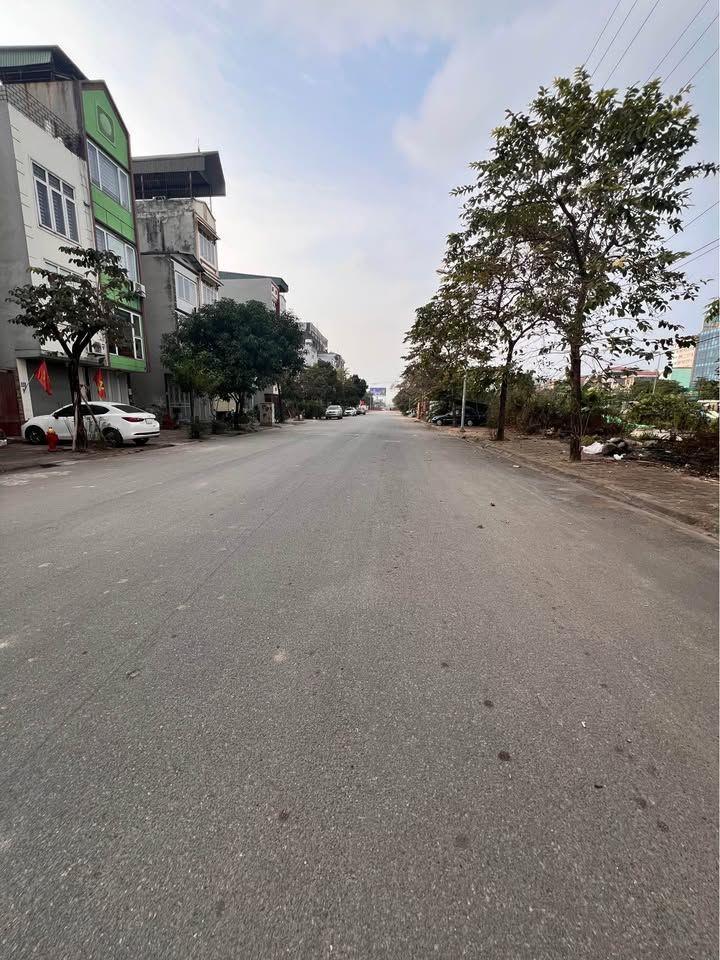 Bán đất TĐC Trâu Quỳ mặt đường 22m kinh doanh giá chỉ 8 tỷ lẻ 