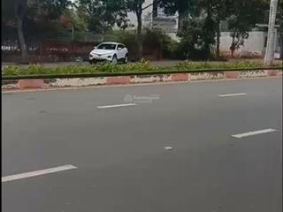 Cần sang nhượng đất mặt tiền + tặng căn nhà đẹp mới xây