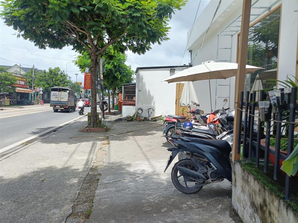 Cần sang nhượng đất mặt tiền + tặng căn nhà đẹp mới xây