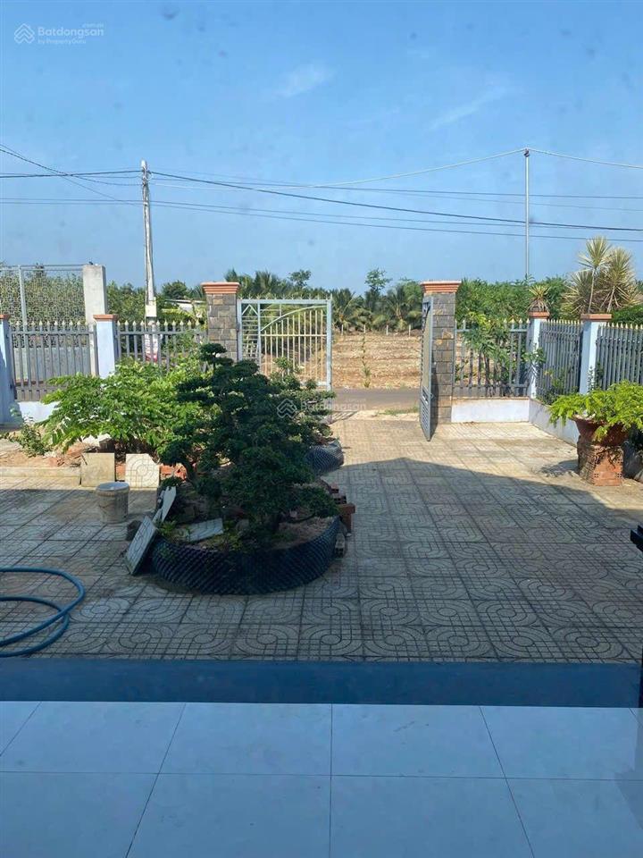 Cần sang nhượng 500m2 đất mặt tiền nhựa, tặng luôn căn nhà mới