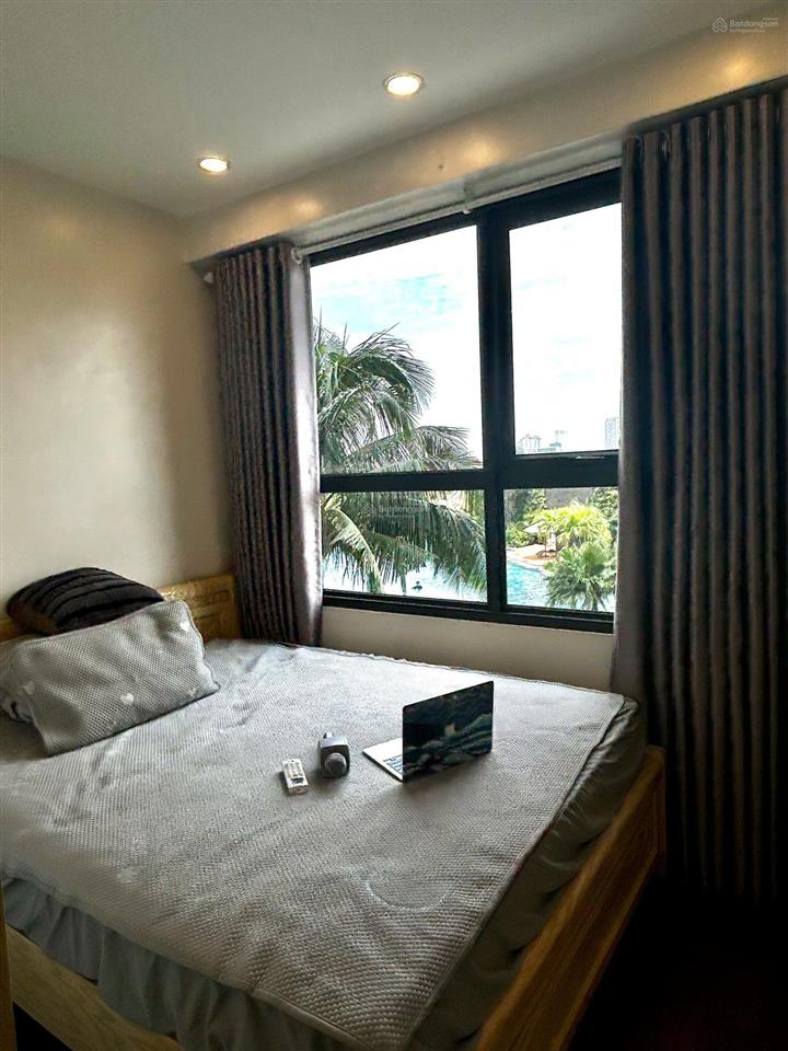 Cho thuê 2 ngủ view bể bơi tại c7 vinhomes d'capitale