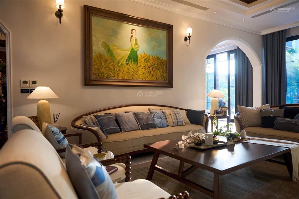 Bán gấp căn hộ 3pn, 2wc, 201m2 tại vincom center bà triệu, hai bà trưng, hà nội, 200 triệu / m2