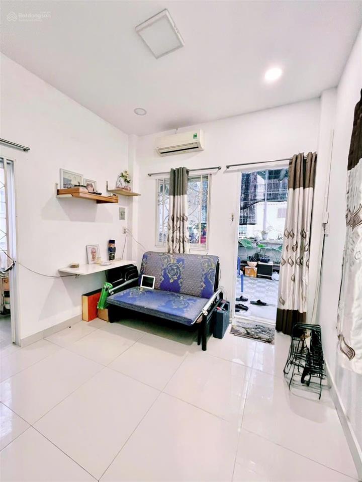 Bán nhà huỳnh văn bánh, p17, 38m2 5pn 4wc, 4.95 tỷ tl  0705 692 ***