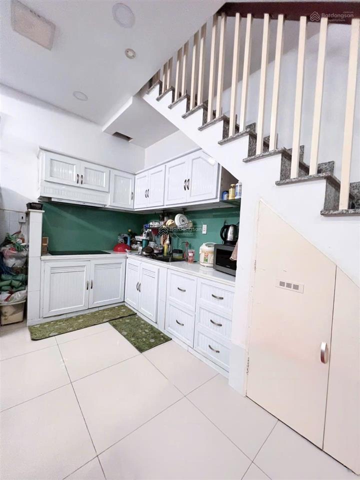 Bán nhà huỳnh văn bánh, p17, 38m2 5pn 4wc, 4.95 tỷ tl  0705 692 ***