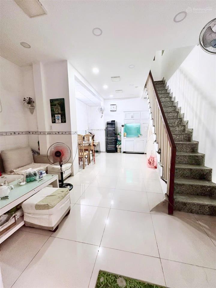 Bán nhà huỳnh văn bánh, p17, 38m2 5pn 4wc, 4.95 tỷ tl  0705 692 ***
