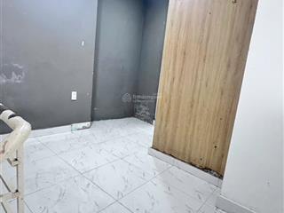 Bán nhà trương quốc dung, p10, 35m2, 3,99 tỉ tl  0705 692 ***