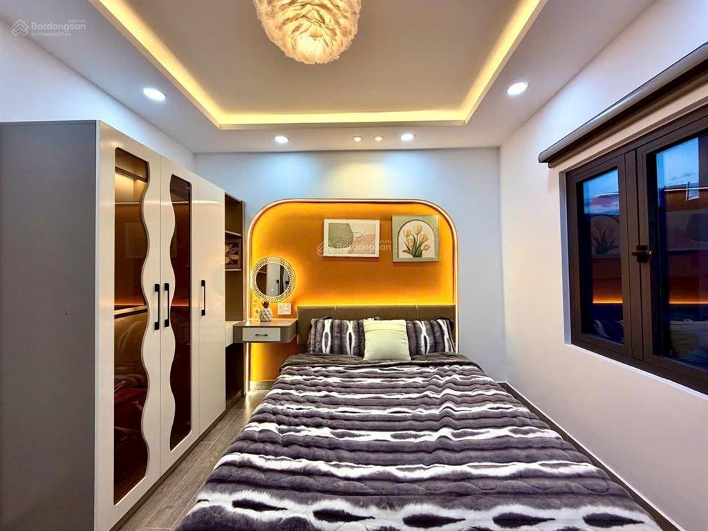 Bán nhà phan văn trị, p11, 28m2 4 tầng btct, 4.75 tỉ tl  0705 692 ***