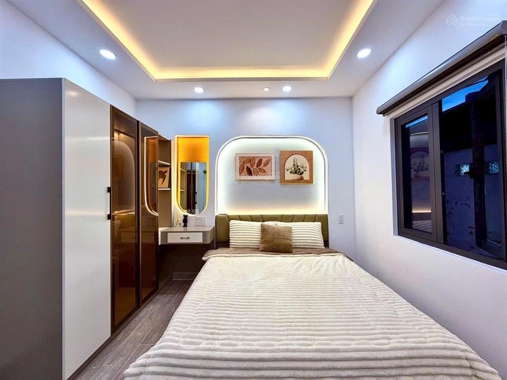 Bán nhà phan văn trị, p11, 28m2 4 tầng btct, 4.75 tỉ tl  0705 692 ***