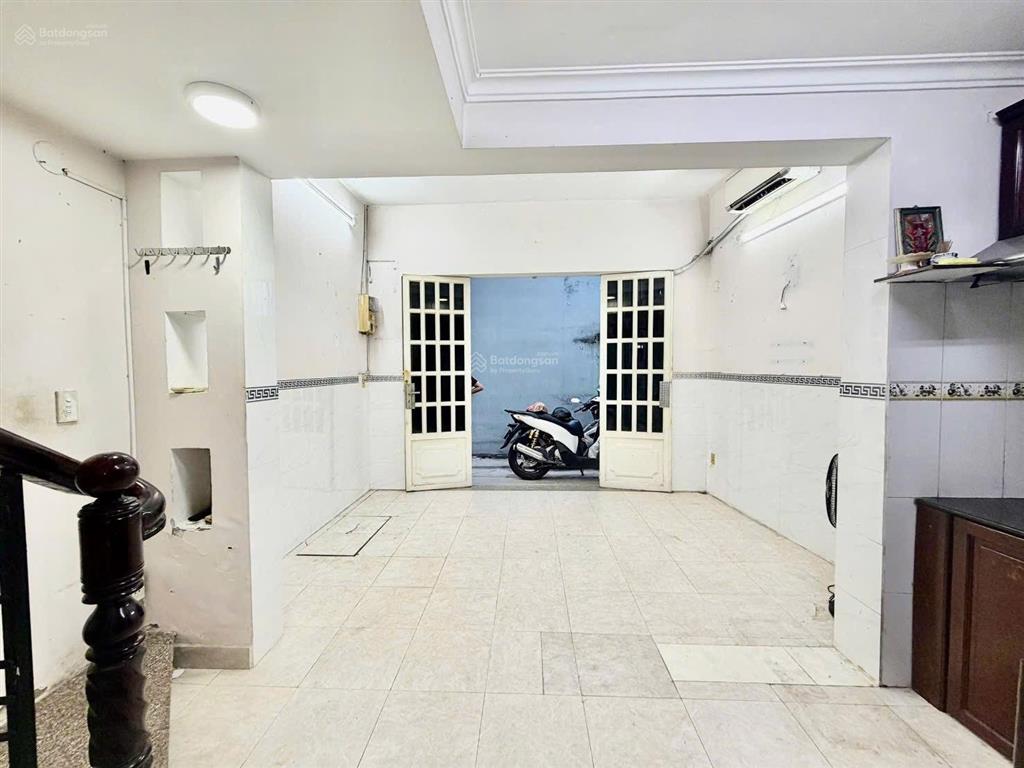 Bán nhà phan văn trị, p11, 28m2 5 tầng btct, 4.55 tỉ tl  0705 692 ***