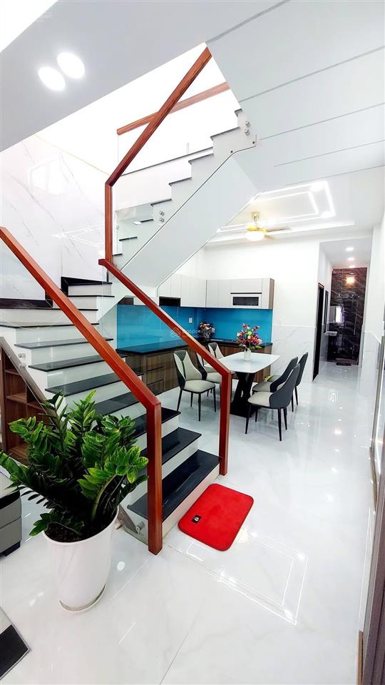 158 lâm thị hố thông 5m  ngang 4mx15m đúc 1 trệt 1 lầu 3pn