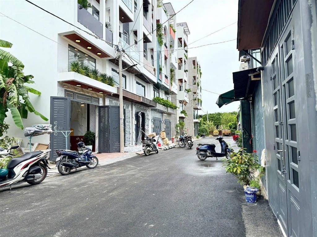 Nhà full nội thất tô ngọc vân  đúc 1 lửng 3 lầu đường 7m nhựa