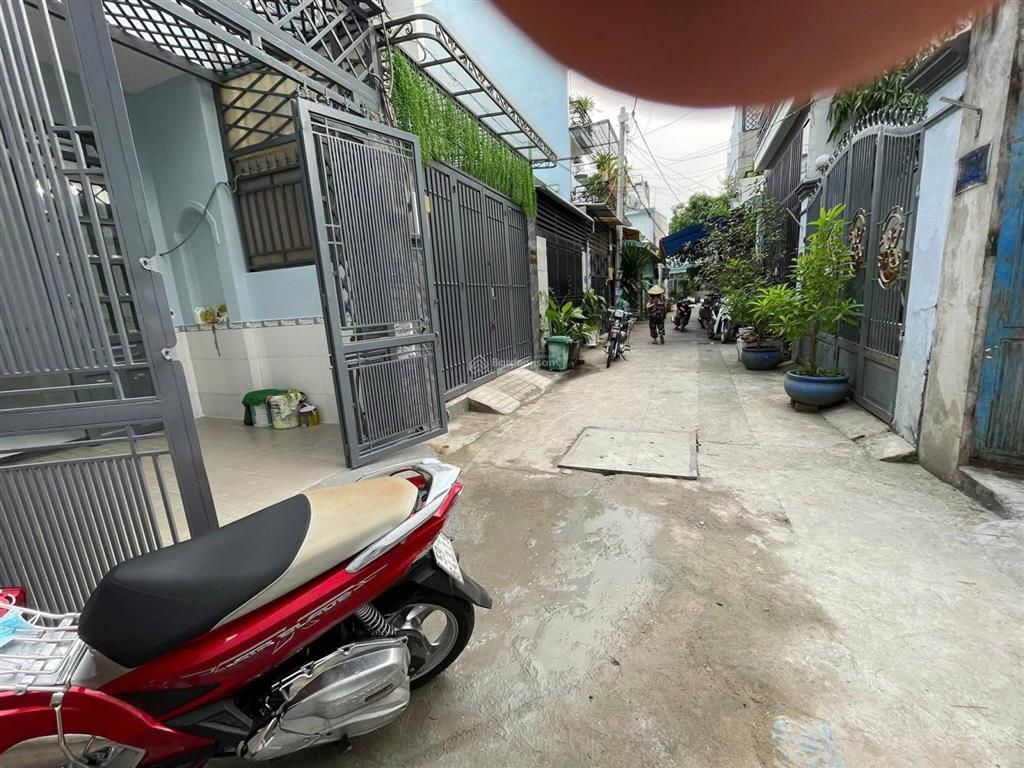 Nhà shr huỳnh thị hai 65m2  4m x 17m đúc 1 trệt 1 lầu mái đúc btct  hxh 4m