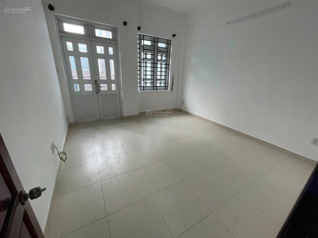 Nhà shr huỳnh thị hai 65m2  4m x 17m đúc 1 trệt 1 lầu mái đúc btct  hxh 4m