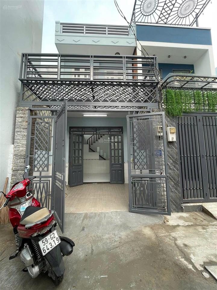 Nhà shr huỳnh thị hai 65m2  4m x 17m đúc 1 trệt 1 lầu mái đúc btct  hxh 4m