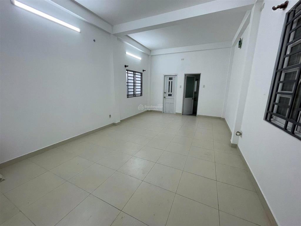 Nhà shr huỳnh thị hai 65m2  4m x 17m đúc 1 trệt 1 lầu mái đúc btct  hxh 4m