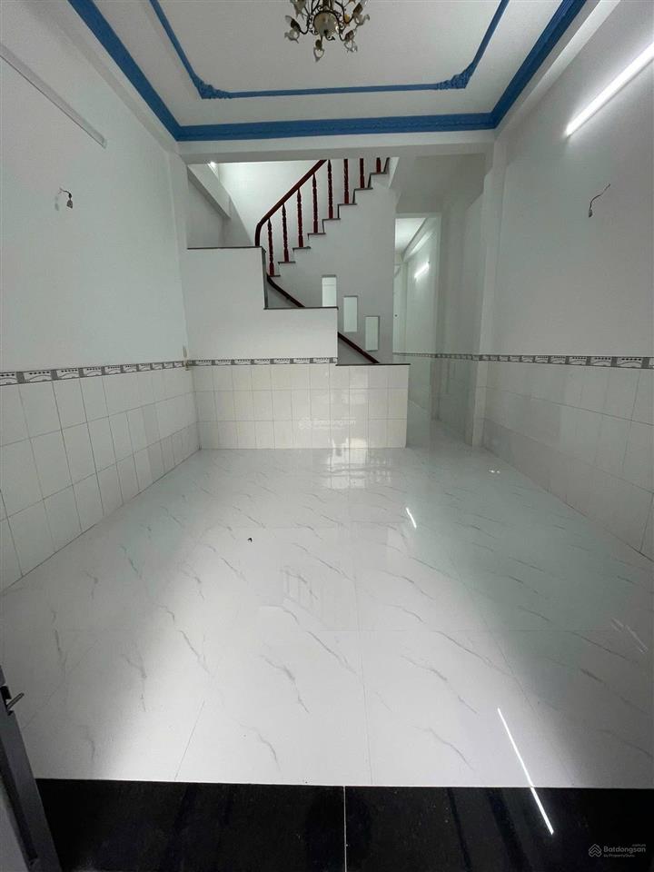 Nhà shr huỳnh thị hai 65m2  4m x 17m đúc 1 trệt 1 lầu mái đúc btct  hxh 4m