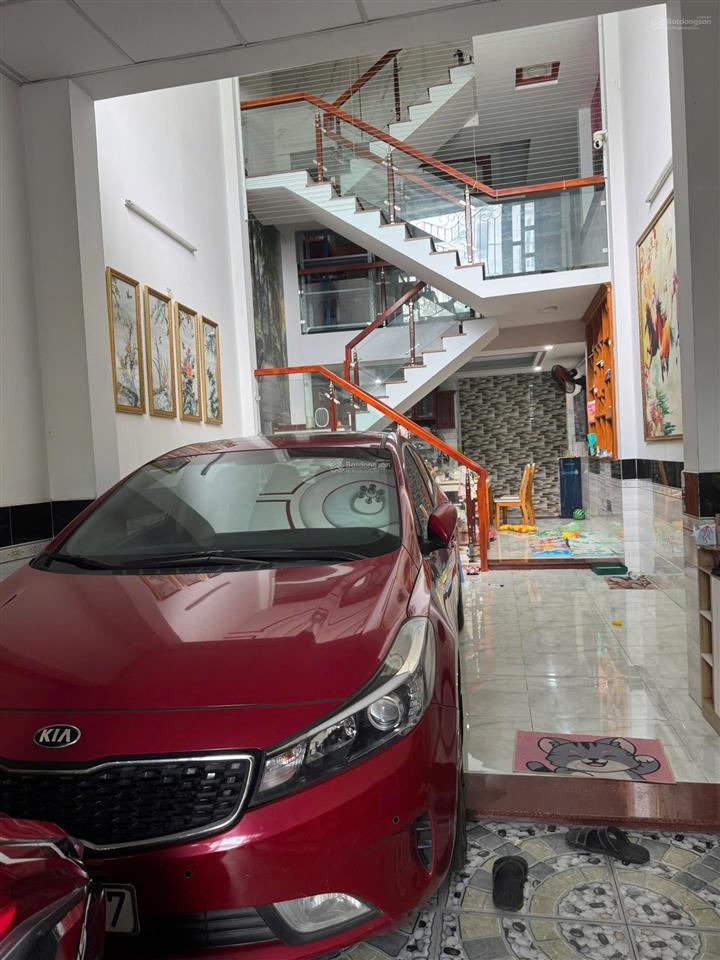 Nhà 1/ ngay chợ hl80b  nh 4,6x14m đúc 1 lửng 2 lầu hxh 9m