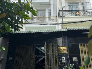 Nhà 1/ ngay chợ hl80b  nh 4,6x14m đúc 1 lửng 2 lầu hxh 9m