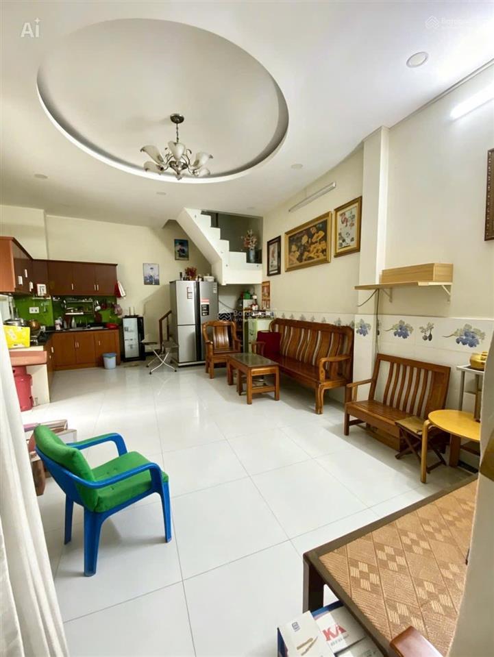 Nhà shr 1/ tth20  50m2 đúc 1 trệt 2 lầu mái btct