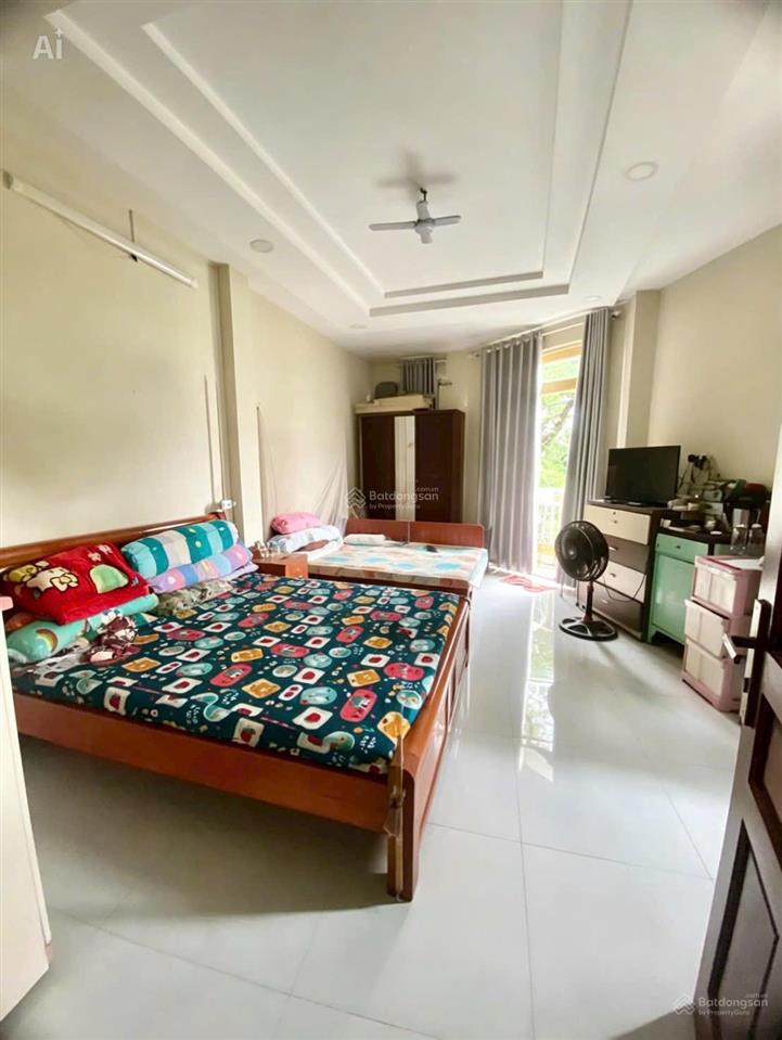 Nhà shr 1/ tth20  50m2 đúc 1 trệt 2 lầu mái btct
