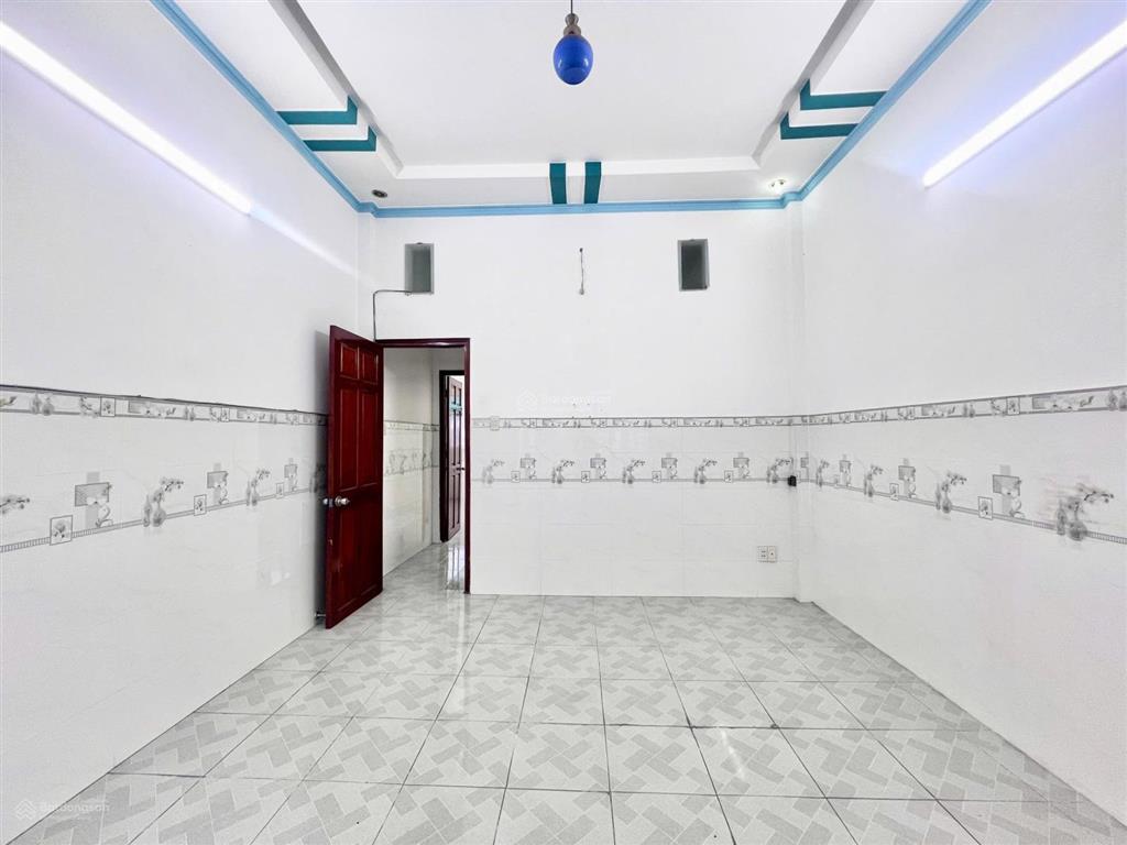 Nhà shr sát metro q12  4m x 13m đúc 1 trệt 1 lầu hxh tận nơi