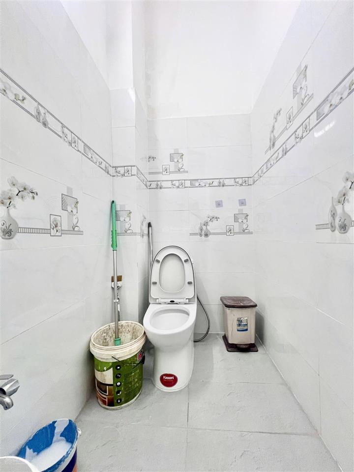 Nhà shr sát metro q12  4m x 13m đúc 1 trệt 1 lầu hxh tận nơi