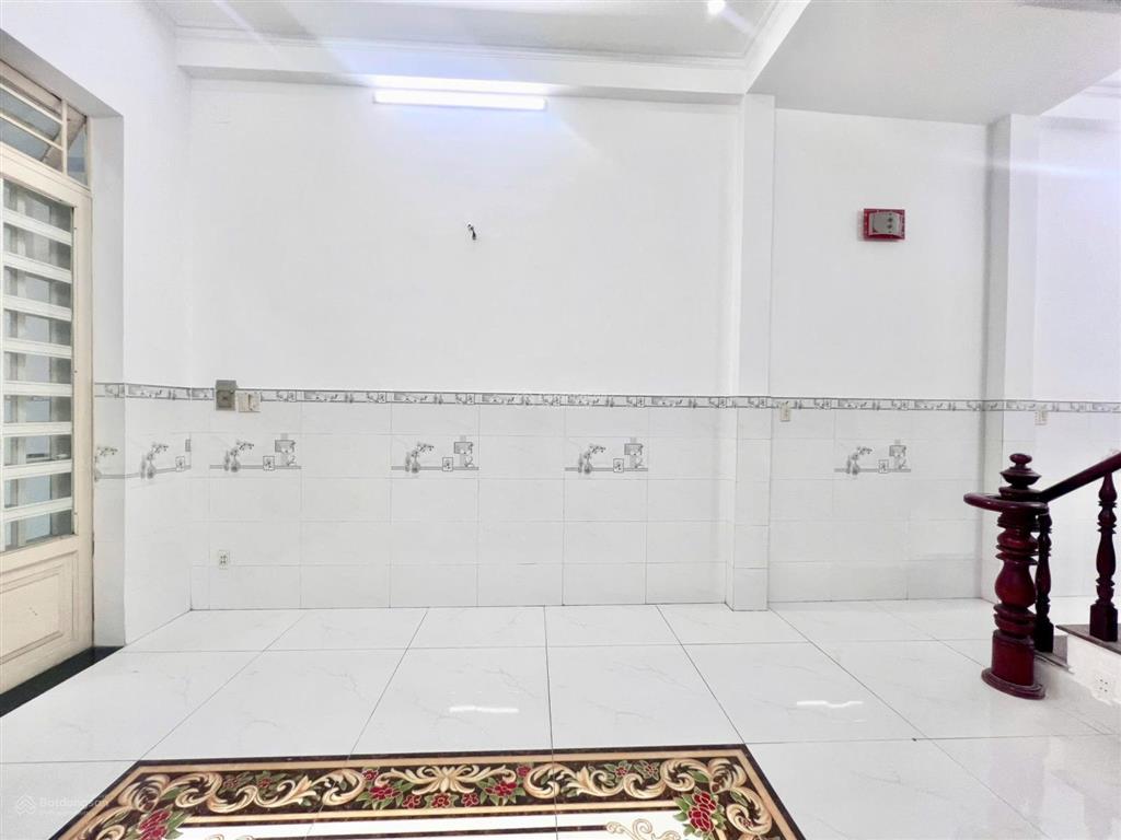 Nhà shr sát metro q12  4m x 13m đúc 1 trệt 1 lầu hxh tận nơi