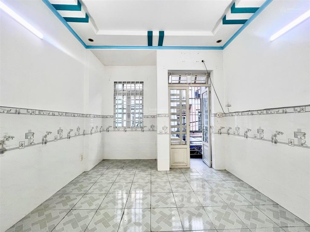 Nhà shr sát metro q12  4m x 13m đúc 1 trệt 1 lầu hxh tận nơi