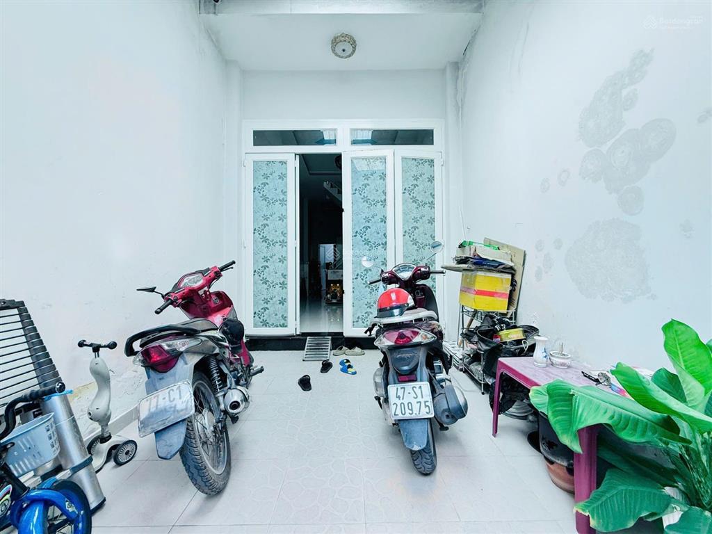 Nhà shr 3pn đúc 2 tầng lầu ngay ht45 sát metro q12