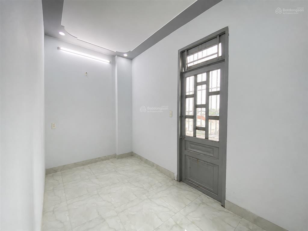 1/ ngay chợ hl80b hxh 8m  4,6 x 14m đúc 1 lửng 2 lầu