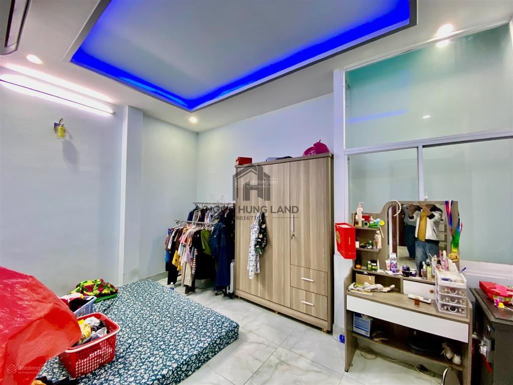1/ ngay chợ hl80b hxh 8m  4,6 x 14m đúc 1 lửng 2 lầu