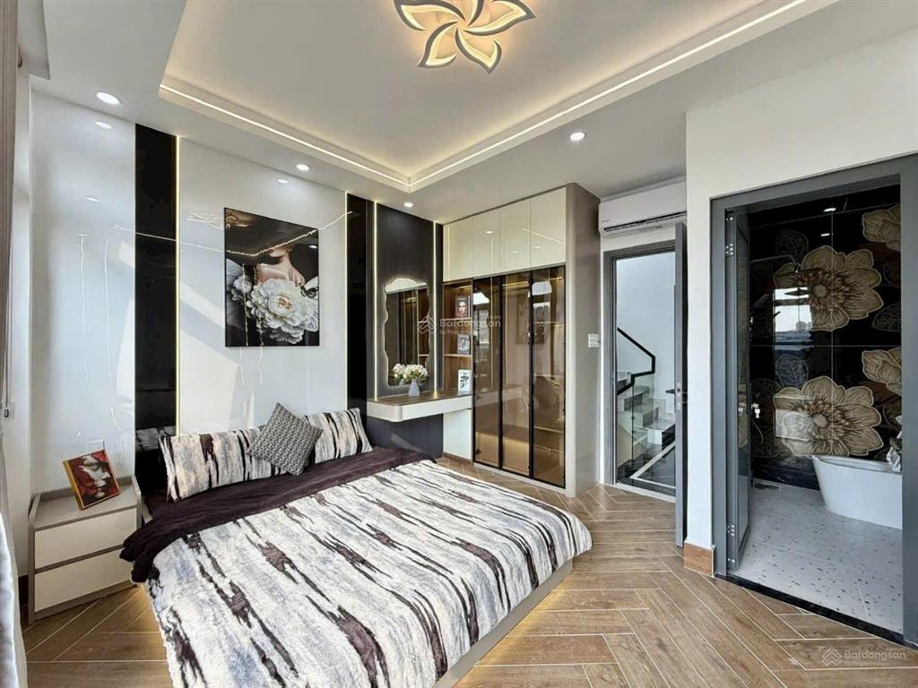 Nhà phố 1/ nguyễn thị kiểu hẻm xe hơi 6m  đúc 1 lửng 4 lầu nội thất cao cấp sát gò vấp
