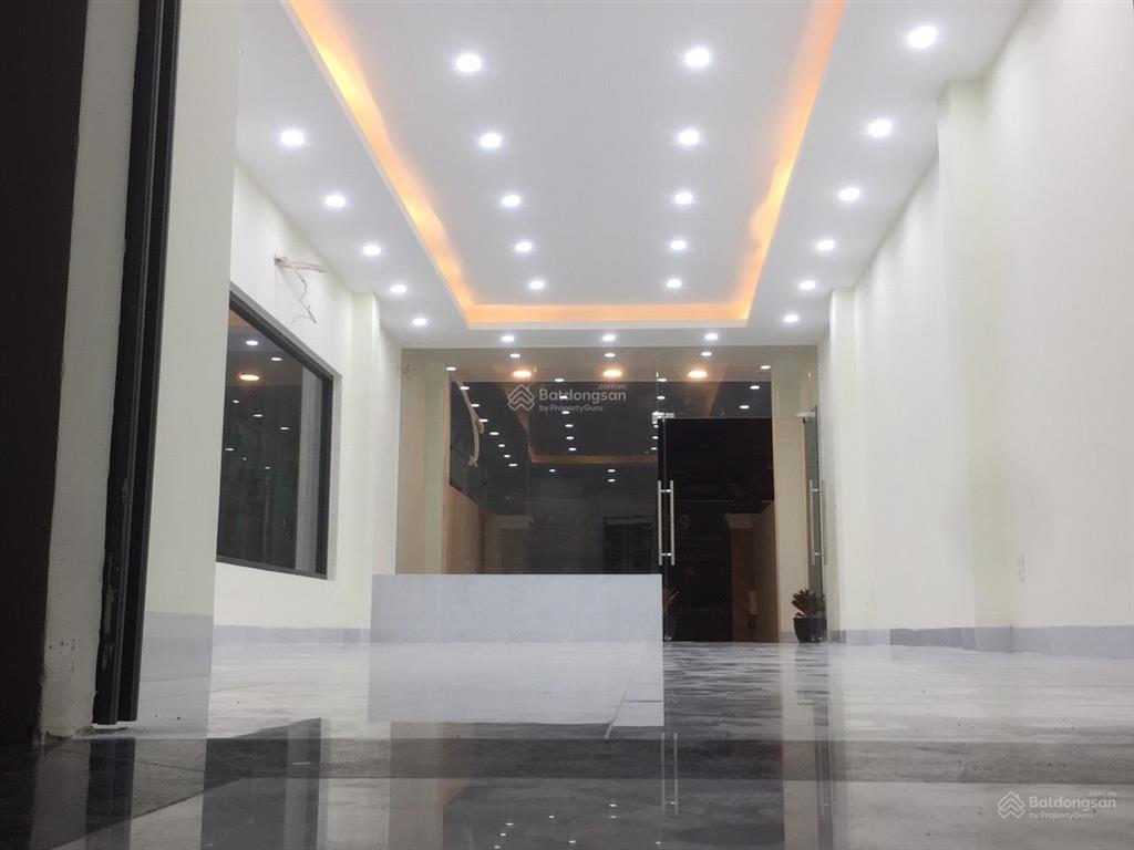 Cho thuê văn phòng tại 80/28 dương quảng hàm, lô góc 2 mặt tiền đường