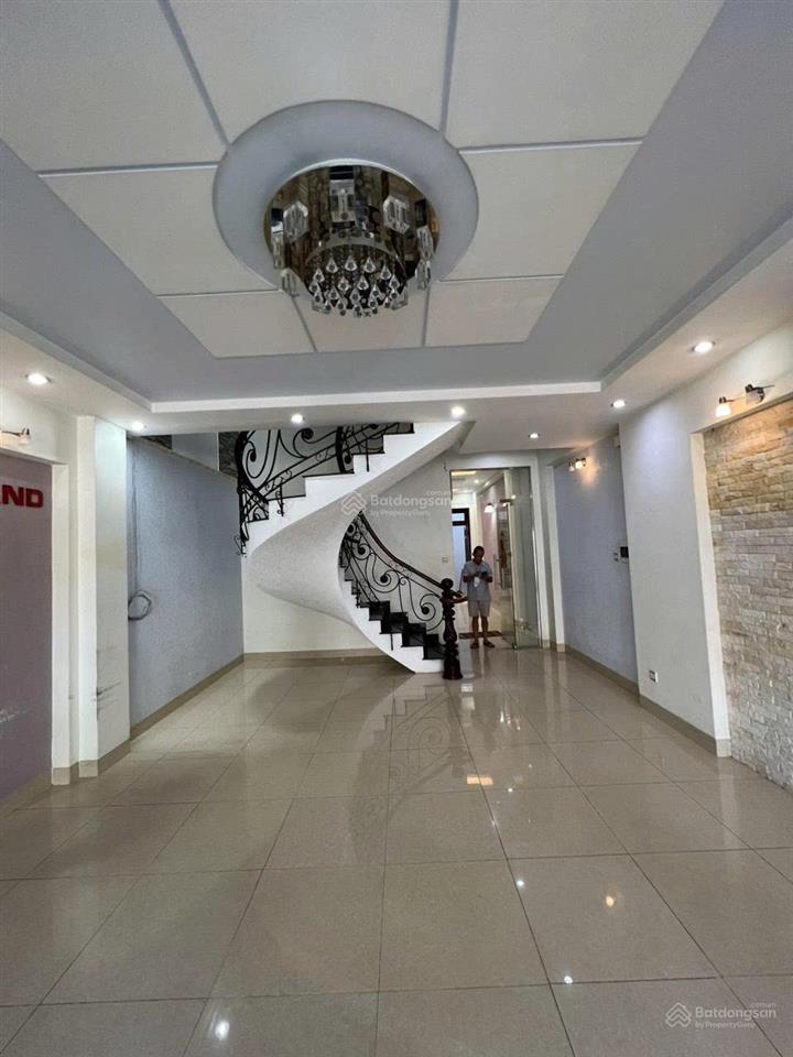 Cho thuê gấp nhà phố dt  5m x 20m, tầng hầm trệt 3 lầu gần metro an phú quận 2