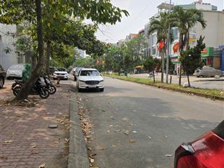 Cho thuê gấp nhà phố dt  5m x 20m, tầng hầm trệt 3 lầu gần metro an phú quận 2