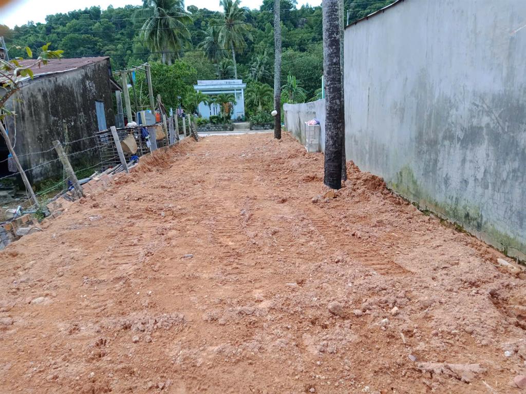 HIẾM CÓ KHÓ TÌM - CẮT LỖ BÁN GẤP LÔ ĐẤT VÀNG 561M2 NGAY CÁP TREO HÒN THƠM - PHÚ QUỐC