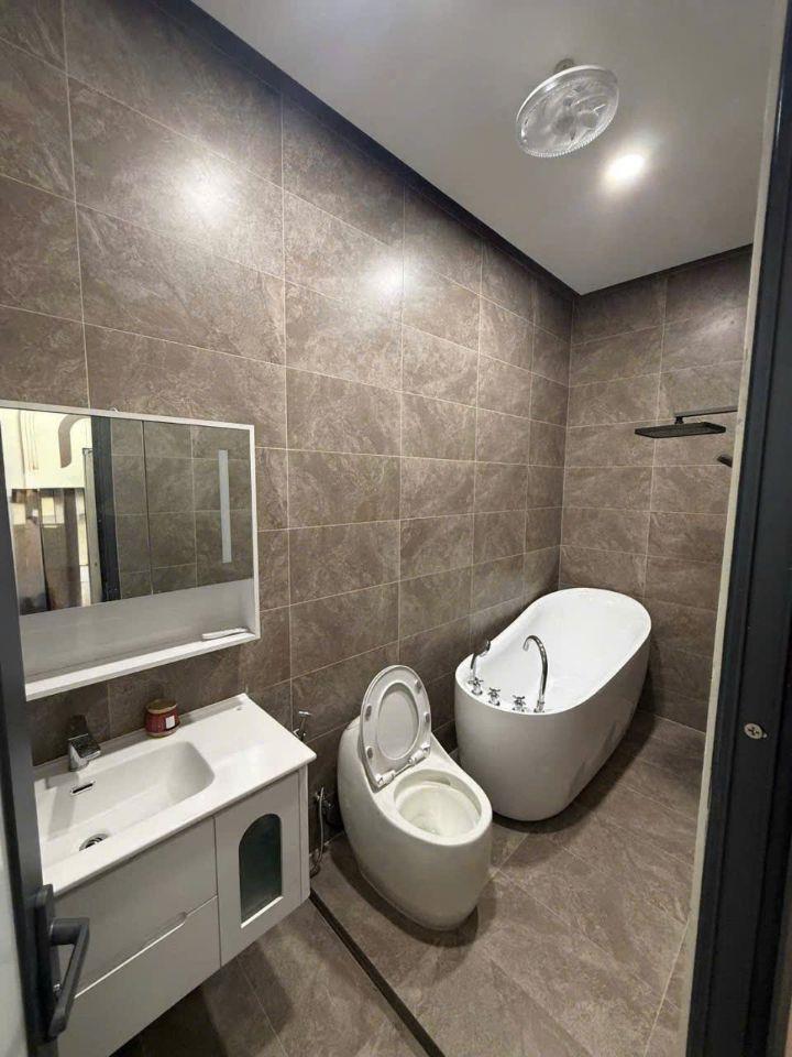 Chủ Ngộp Giảm Sâu Căn 174m² Ngay Trục Đường Lớn Đông Hòa, Tặng Full Nội Thất Xịn - 7.6 Tỷ (TL)