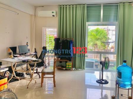 Cần 1 Nam ở ghép phòng 55m2, hiện đang có 2 nam ở, giá 2 triệu, đầy đủ tiện nghi, an