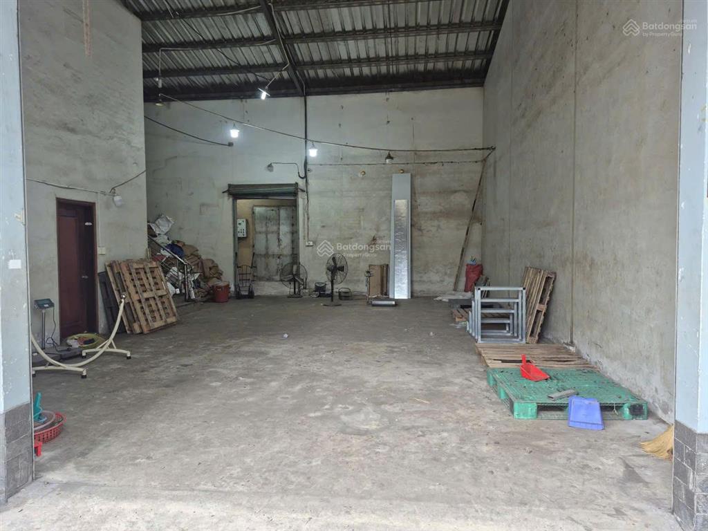 Bán kho diện tích 277,4m2, đã có thổ cư 186,8m2