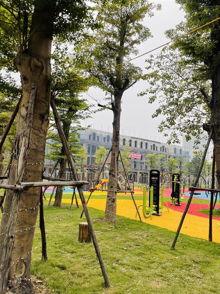 Liền kề 50m2 nhà xây 4 tầng, sát công viên bể bơi chung, hướng mát, giá 9,5 tỷ không có căn thứ 2