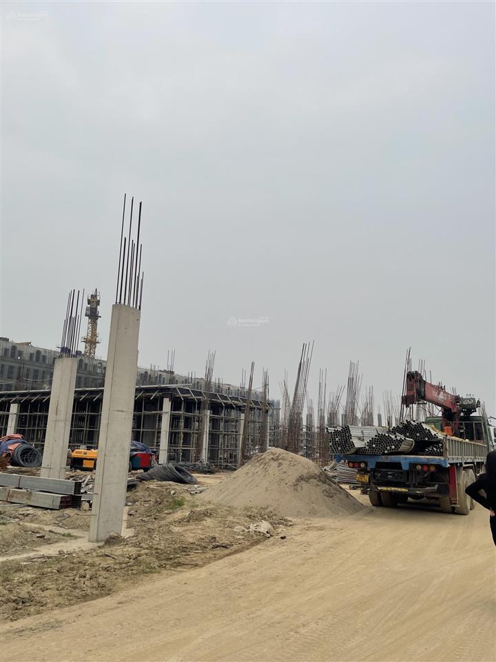 Liền kề 50m2 nhà xây 4 tầng, sát công viên bể bơi chung, hướng mát, giá 9,5 tỷ không có căn thứ 2
