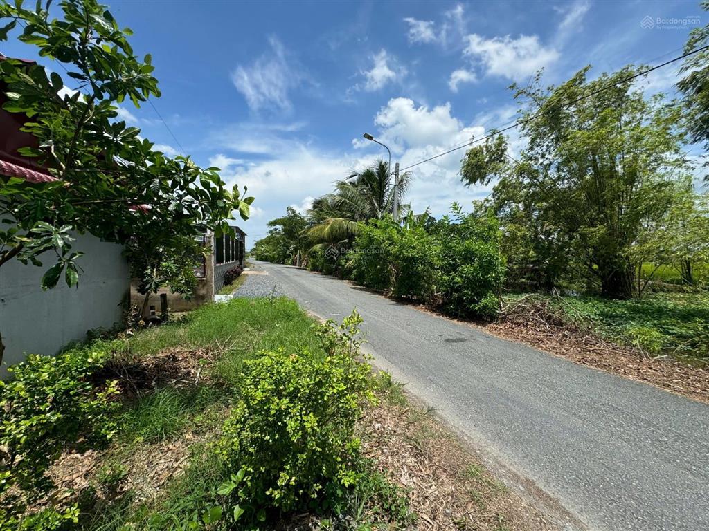 Bán đất tây bắc, 12 tỷ, 2862.4m2, pháp lý đầy đủ, mặt tiền 42m, ngõ 11.5m