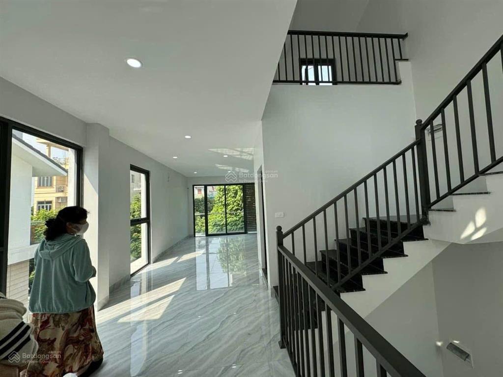 Cần cho thuê biệt thự dương nội làm văn phòng.  0983 983 ***
