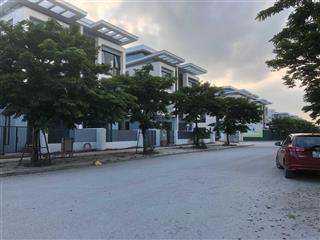 Cần bán gấp biệt thự an quý. dt 180m². giá tham khảo tốt trong khu vực.  0983 983 ***